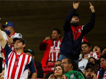 En el estadio de las Chivas reapareció el grito discriminatorio