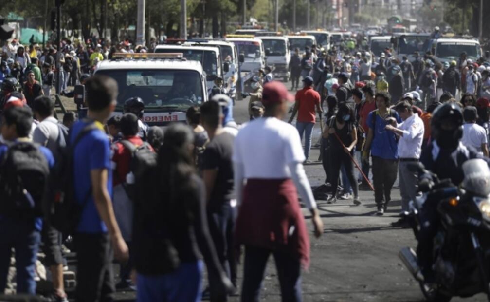 Ecuador busca reparar daños, tras 12 días de protestas... y ciudadanos limpian las calles 