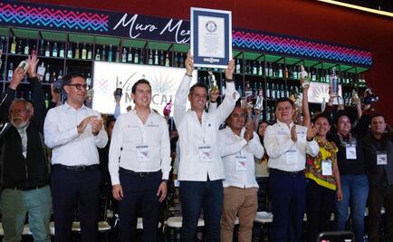 Oaxaca gana récord Guinness por exhibir mayor número de botellas de mezcal