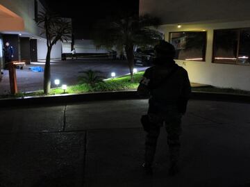 Asesinan de un tiro en la cabeza a mujer en hotel de Culiacán