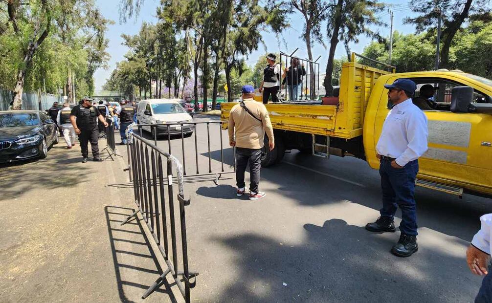 Zonas acordonadas donde no se pueden estacionar autos (12/03/2025). Foto: Especial