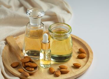 Conoce los aceites esenciales para rejuvenecer el contorno de ojos