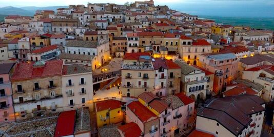 Te pagan por vivir aquí