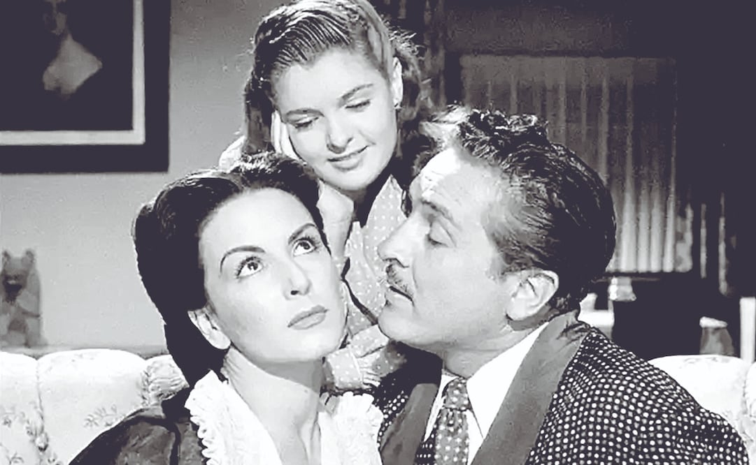 Ramon Gray interpreta a un hombre que tiene dos esposas. Una es Cristina, interpretada por Marga López, con quien tiene tres hijos, entre ellos, la pequeña Carmelita (Angélica María) y Marta (Alma Delia Fuentes). FOTOS: Alameda Films