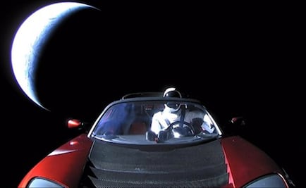 El maniquí Starman y su Tesla rebasan la órbita de Marte