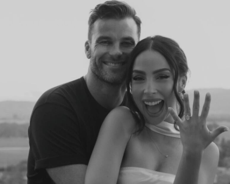 María Chacón y Christopher Den Uijil celebraron su compromiso con una sesión de fotos romántica. Foto: Instagram @oficialmariachacon