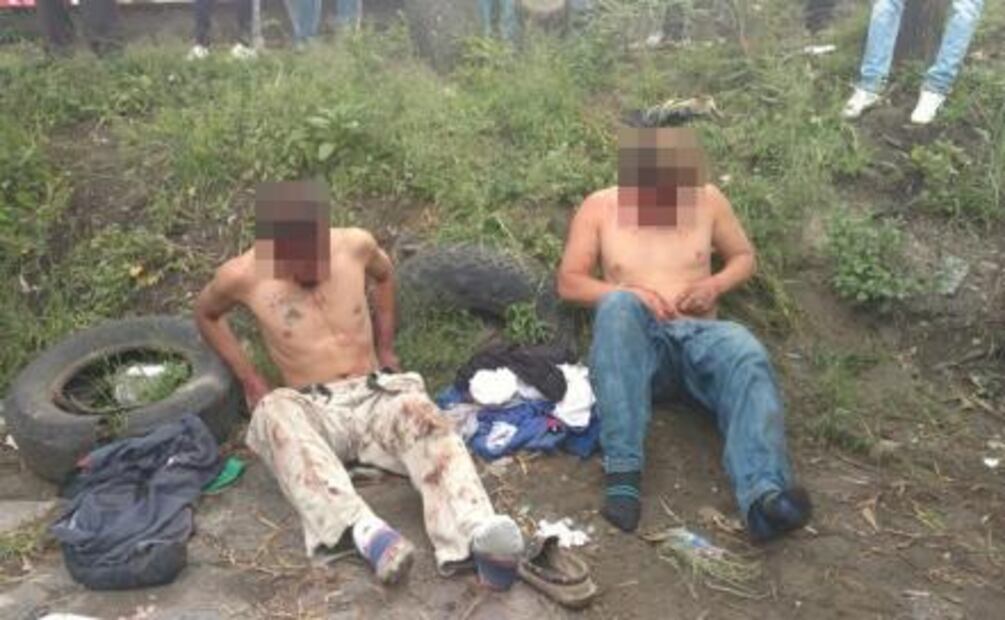 Golpean y desnudan a dos presuntos ladrones en Ecatepec