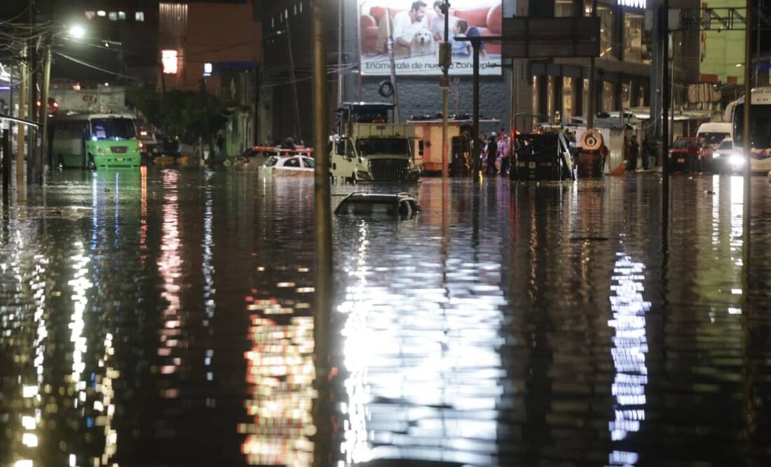 Intensas lluvias provocan afectaciones en la Calzada Ignacio Zaragoza, en Iztapalapa (14/09/2025). Foto: Francisco Rodríguez / EL UNIVERSAL