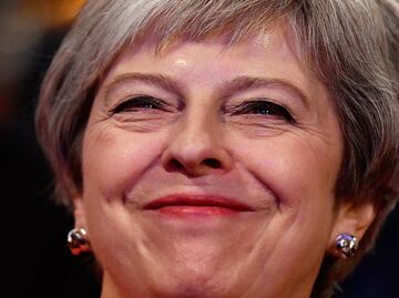 Theresa May survives confidence vote after Brexit defeat