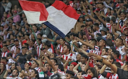 Seguridad del estadio de Chivas "revisa" el caso del aficionado agredido