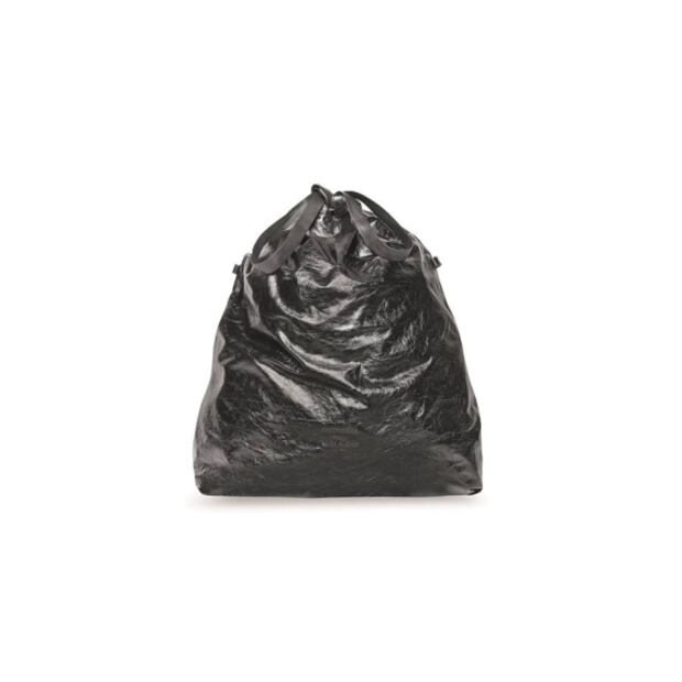 Balenciaga y sus excéntricas propuestas