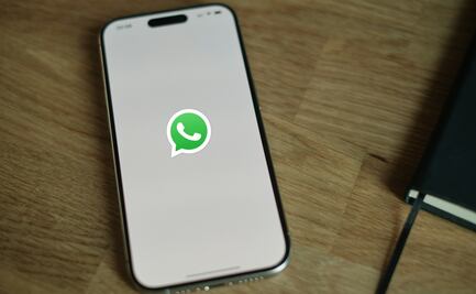 Cómo evitar que WhatsApp pause los audios al acercarte al celular
