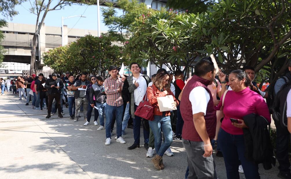 "Mejor invertir una vez"; continúa expedición de licencias permanentes en la Sala de Armas de La Magdalena Mixhuca. Foto: Diego Simon