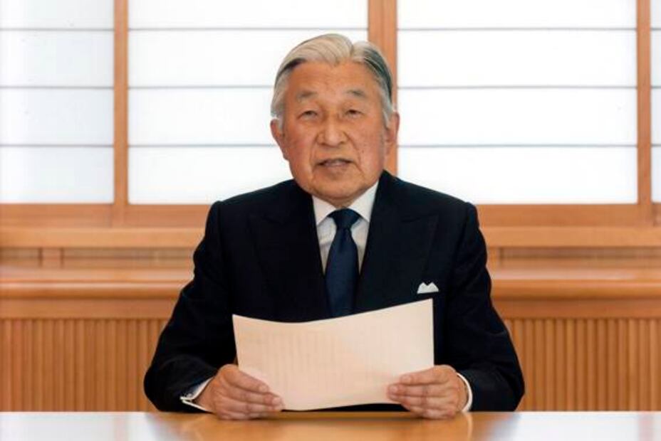 Akihito, primer emperador japonés en abdicar en dos siglos