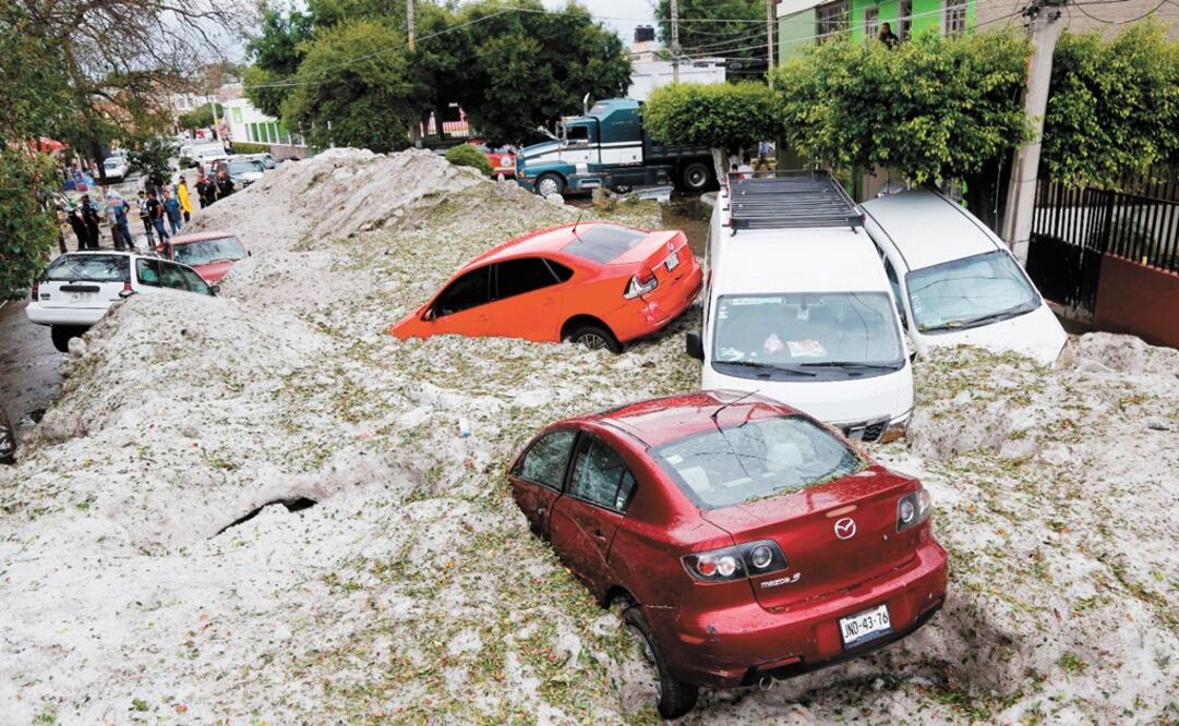 Hail engulfed the city of Guadalajara - Photo: Francisco Guasco/EFE