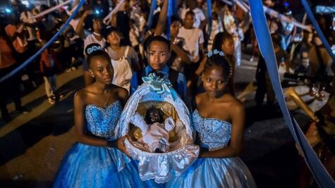 El pueblo de Colombia que celebra la Navidad en febrero y con un Niño Dios negro 