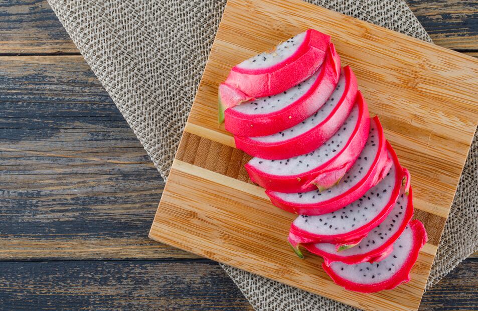 Consumir pitahaya podría ayudar a regular la glucosa en sangre. Foto: Freepik