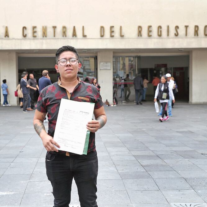 Nacido como Ericka, Oleg fue rebautizado por sus padres porque ese nombre significa “el de las múltiples transformaciones”. Foto: VALENTE ROSAS. EL UNIVERSAL