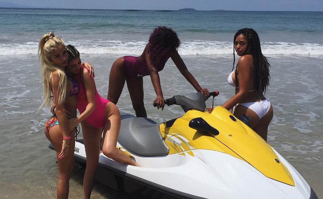 La más pequeña de las Kardashian compartió esta imagen de su viaje junto a sus amigas a playas mexicanas. (FOTO de Instagram: kyliejenner)