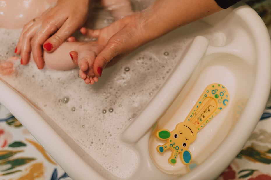 Baño bebé. Fuente: Pexels