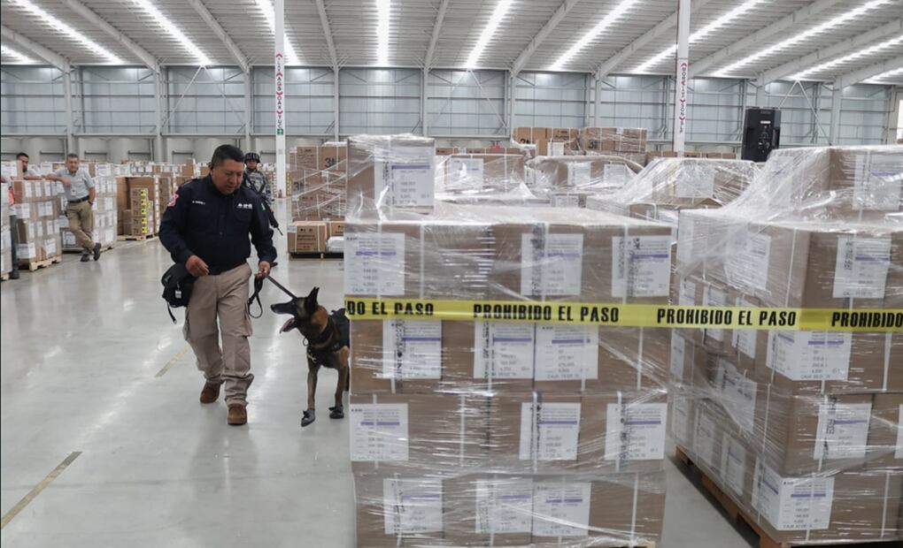 El Instituto Nacional Electoral inició con la distribución de las boletas de la elección judicial a los 32 estados del país. Foto: Fernanda Rojas/EL UNIVERSAL