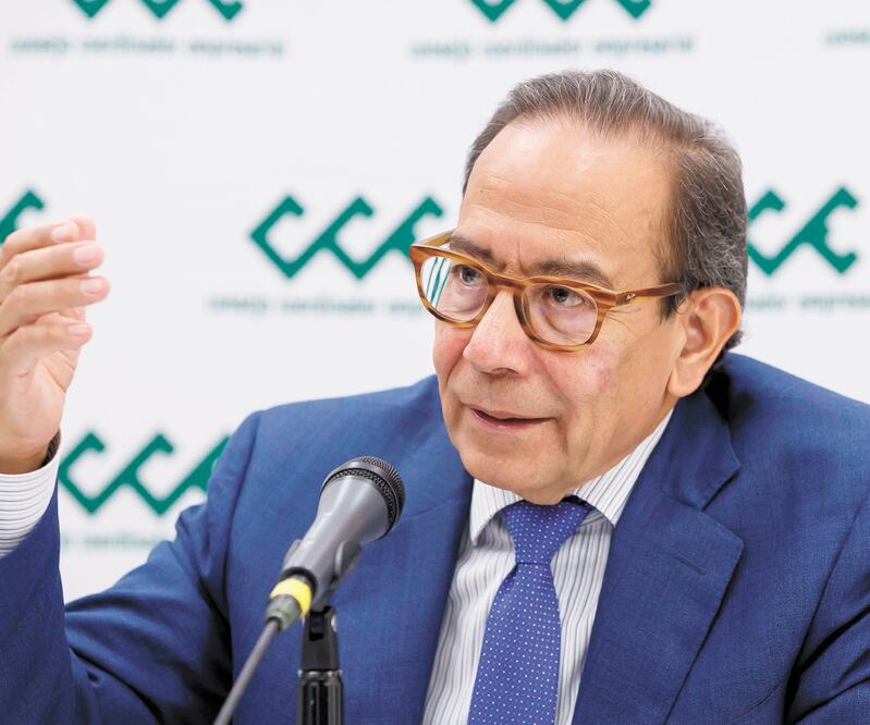 Carlos Salazar, presidente del CCE, exhortó al gobierno a remover los obstáculos que frenan la inversión privada. JOSÉ MÉNDEZ. EFE