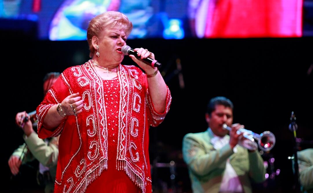 Paquita la del Barrio interpreta temas como "Rata de dos patas" y "Me saludas a la tuya", de Manuel Toscano. Foto: Archivo EL UNIVERSAL