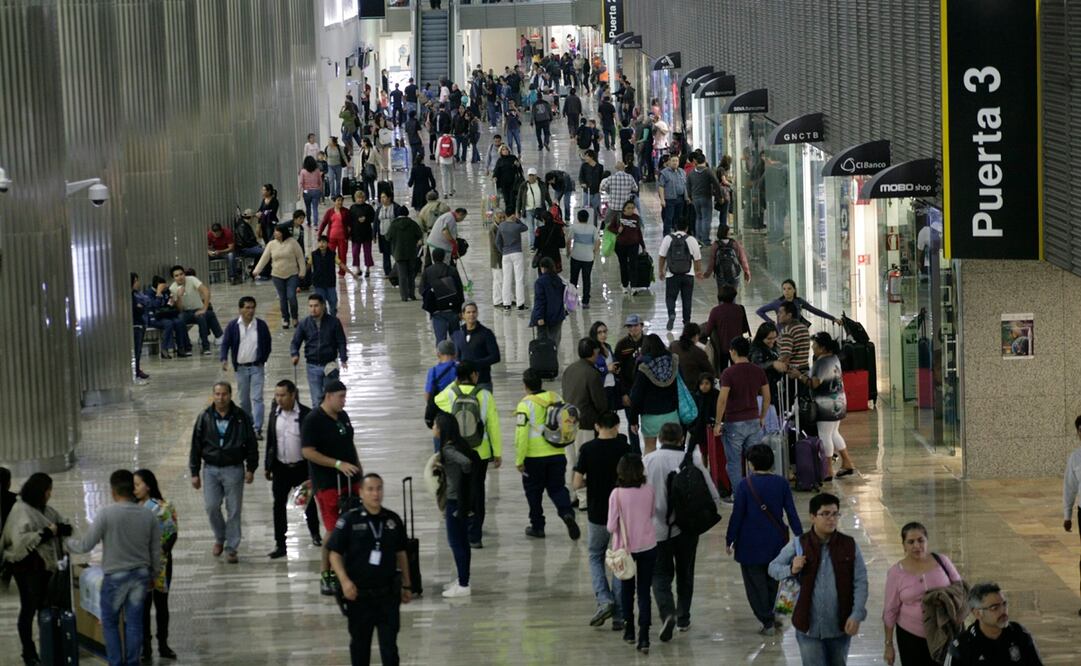 La Profeco pidió a las aerolíneas mantener oportunamente informados a los pasajeros sobre el estatus de sus vuelos. Foto: Archivo / EL UNIVERSAL