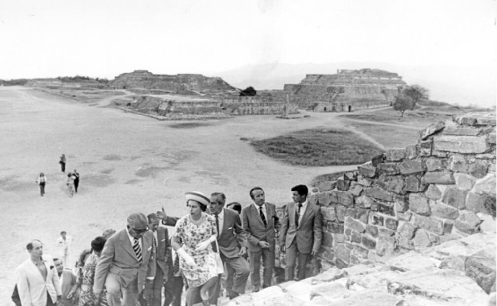 La Reina Isabel II, la elegancia y seguridad que la acompañaron en México