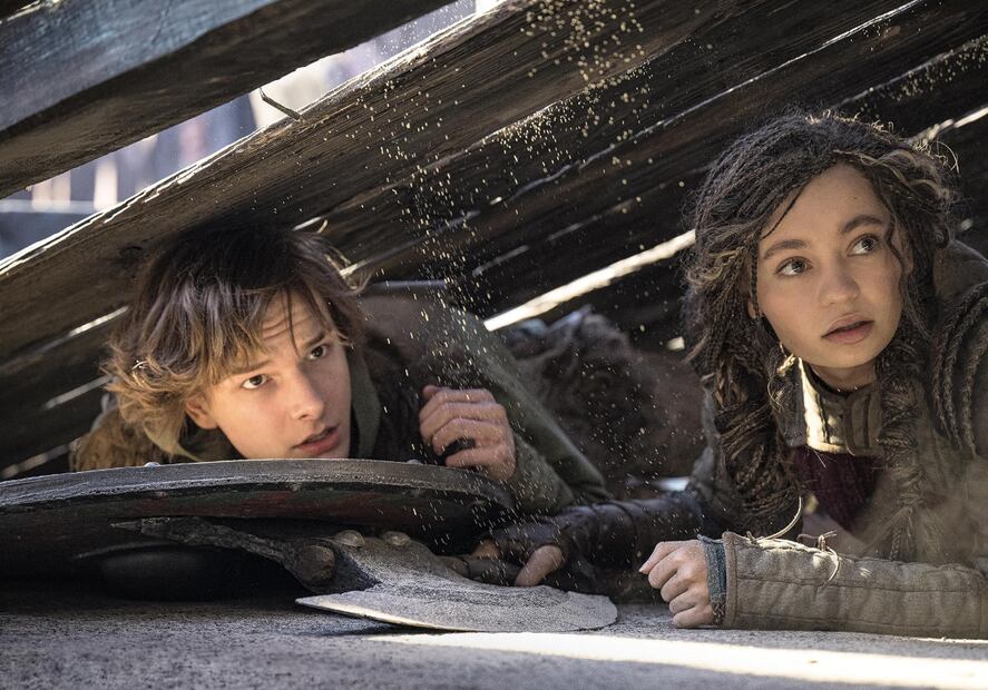 La actriz Nico Parker (Astrid) y Mason Thames (Hipo). Foto: Helen Sloan. Universal Studios