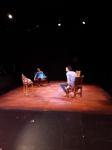 Un fantasma y una presencia conviven en el Teatro Milán