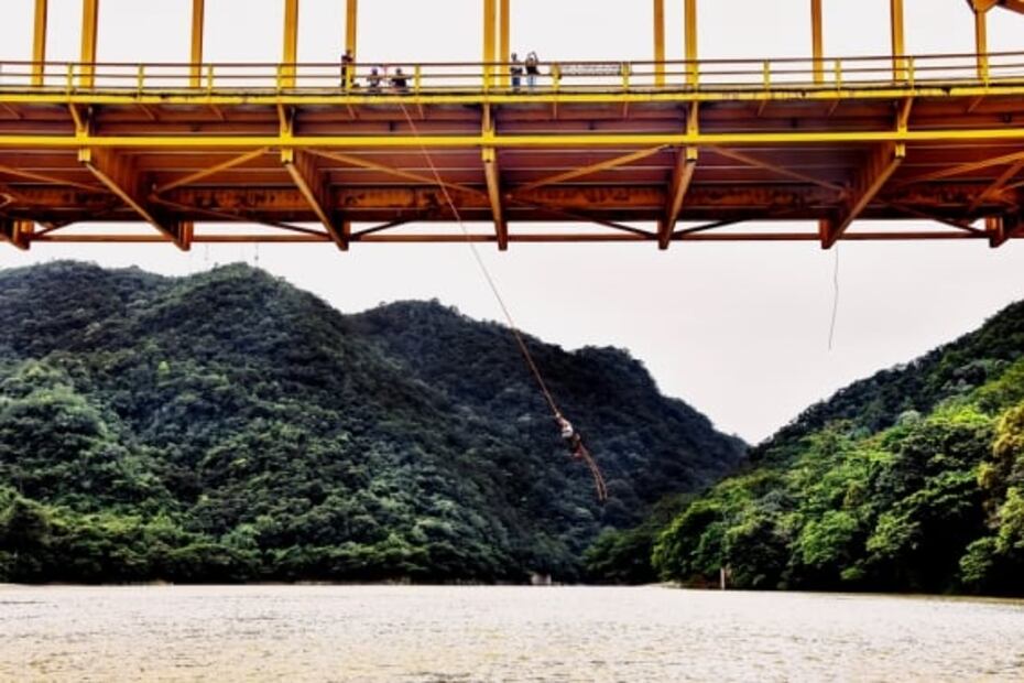 Puenting, la actividad de aventura en Tabasco que está causando sensación