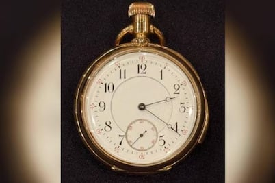 "Una verdadera historia de amor": subastan en 2 millones de euros reloj del Titanic