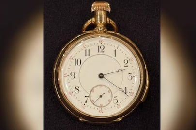 "Una verdadera historia de amor": subastan en 2 millones de euros reloj del Titanic