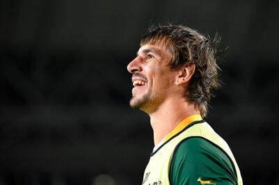 Acusan a jugador de rugby por golpear a un indigente de raza negra