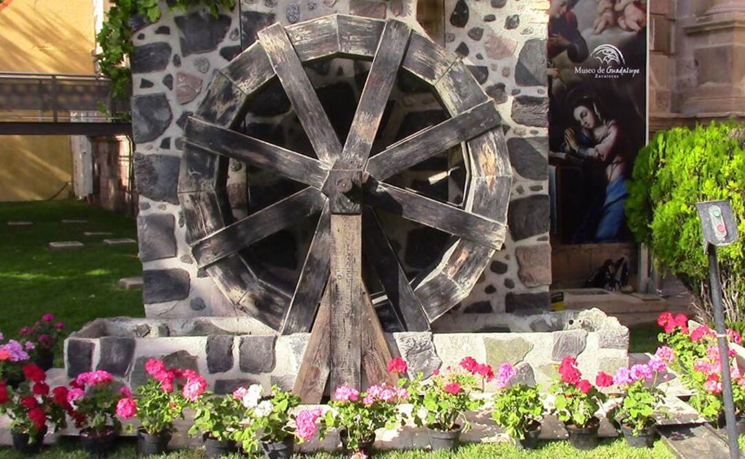 En total se exhiben 116 obras, relativas a la arqueología, la escultura, textilería, numismática y platería, además de 25 piezas museográficas elaboradas para la ocasión, como maquetas. FOTO: Cortesía INAH.