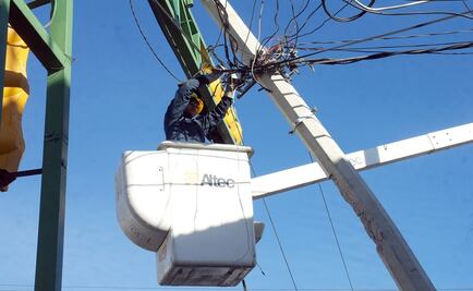 Empresas de telecomunicaciones podrán acceder a postes de la CFE