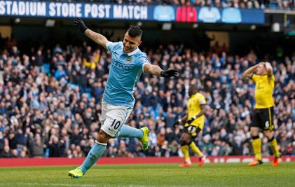 Con doblete de Agüero, City golea al Aston Villa