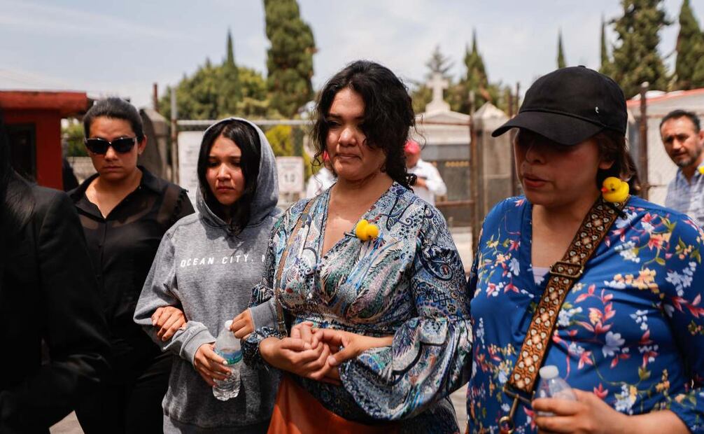 Mensaje a medios de comunicación encabezado por la mamá de María José, Cassandra Ruiz, que también fue victima del feminicida de Iztacalco. Foto: Diego Simón/ EL UNIVERSAL
