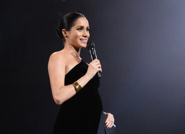 Meghan Markle sorprende con un vestido negro en los British Fashion Awards