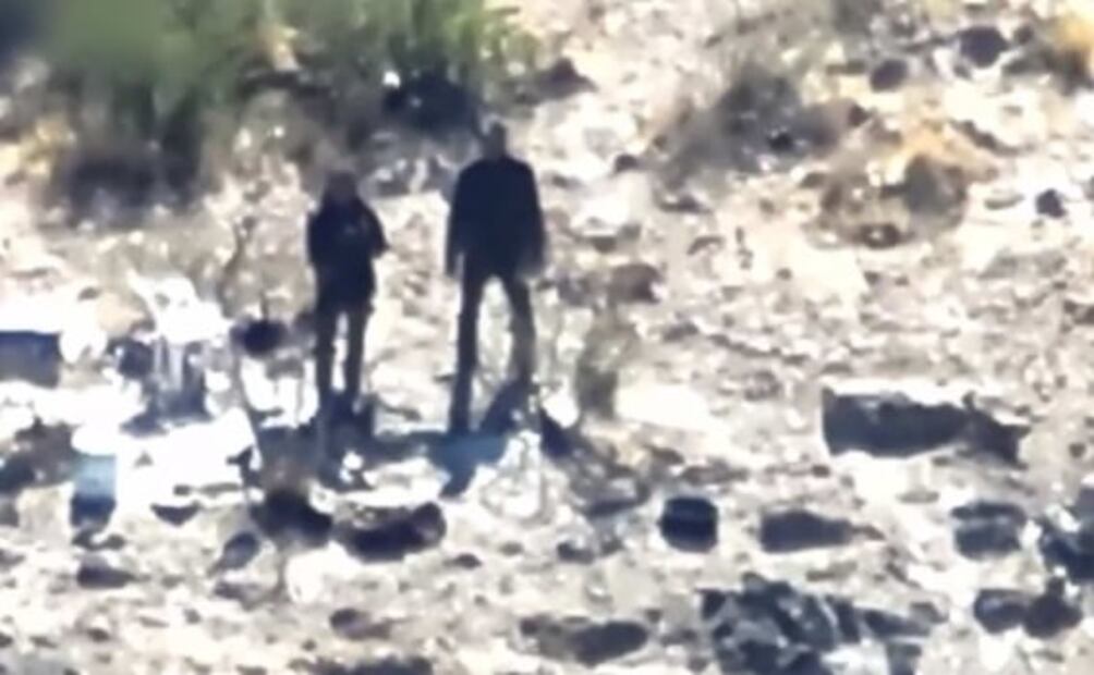 VIDEO: “Es apenas un niño”: Captan a integrante del Cártel de Sinaloa disparando contra un dron de EU