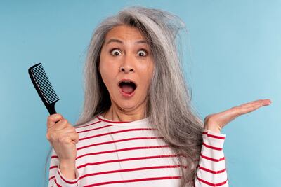 Consejos para cubrir las canas en casa sin cometer errores