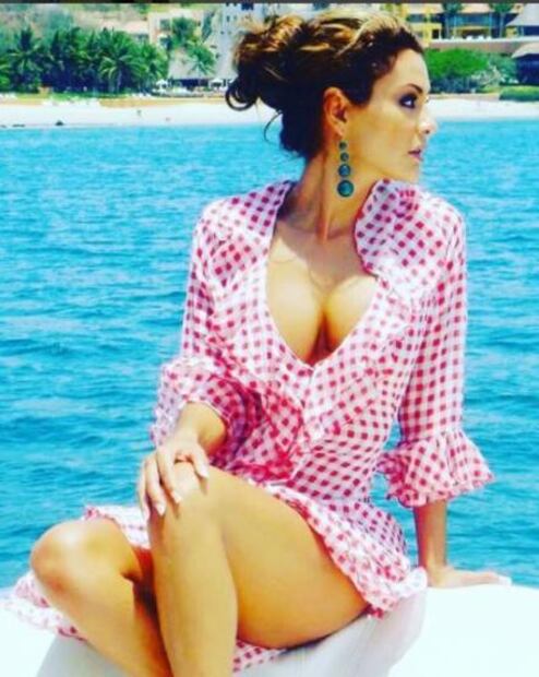 Critican a Ninel Conde por aspecto de sus senos