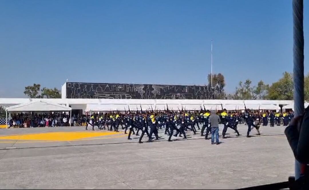 “La policía de CDMX es la mejor del país”, dice Clara Brugada tras graduación de nuevos elementos. Foto: Captura de pantalla