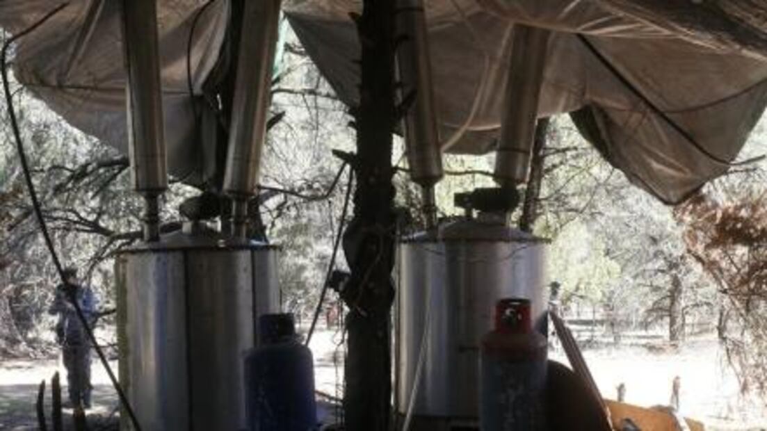 Narcolaboratorios, cocinan 200 kg de crystal a un paso de EU