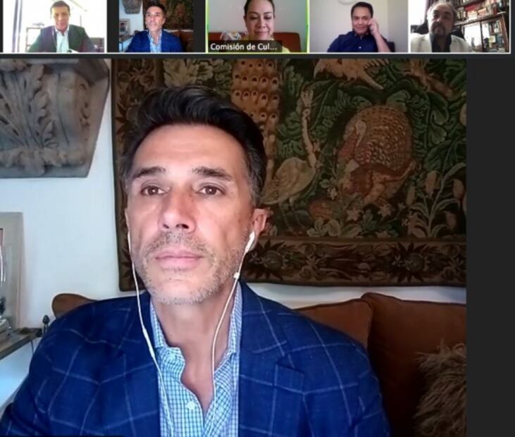 Sergio Mayer anuncia seguro médico para la comunidad artística