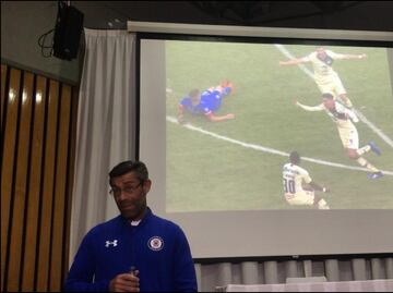 Cruz Azul se motiva con imagen de festejo del América