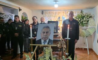 Rinden homenaje a Víctor Manuel Lugo, agente de la Fiscalía del Edomex asesinado; investigaba feminicidio