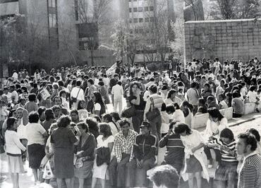 8M: DFS espió a colectivos feministas y marchas en los años 70 y 80; reportaba “lesbianas” y mantas