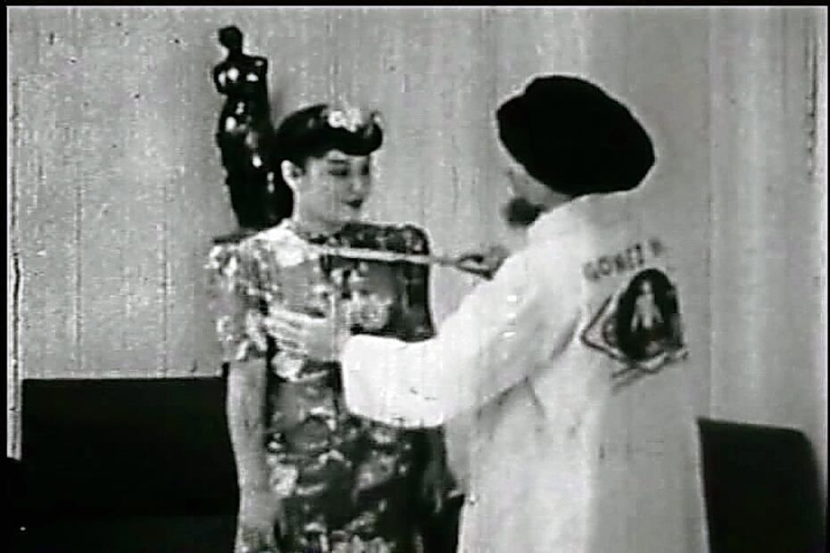 Fotograma de cuatro de los 29 cortometrajes pornográficos producidos entre las décadas de 1920 y 1950 del siglo XX, que están digitalizados en un DVD y que resguarda en sus bóvedas la Filmoteca de la UNAM